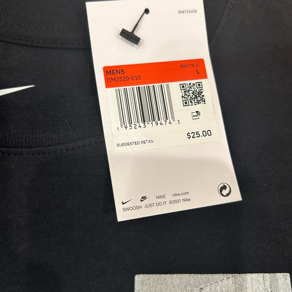2 men’s Nike shirt size large that are new with tags - Picture 4 of 5
